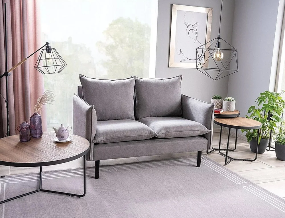 dlya-gostinoy-zhurnalnye-stoliki-zhurnal-demetra-3