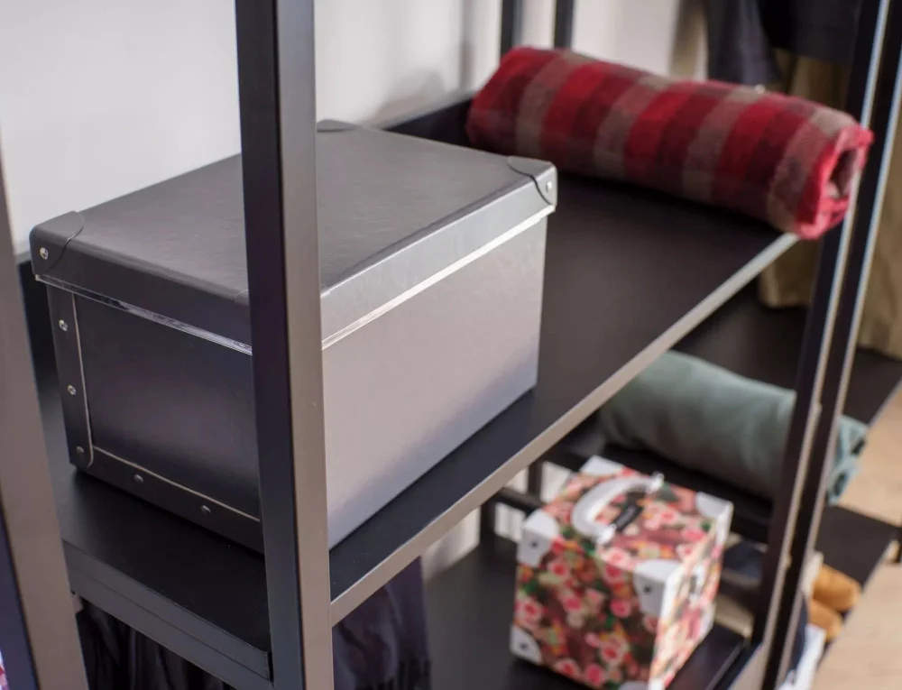 dlya-gostinoy-polki-polka-rin-b-5