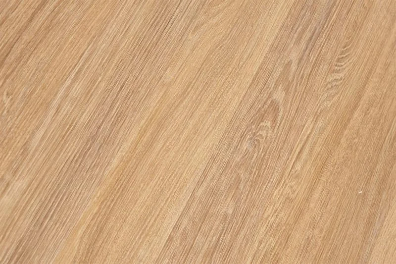 dlya-gostinoy-zhurnalnye-stoliki-kofeynyy-stolik-krest-6