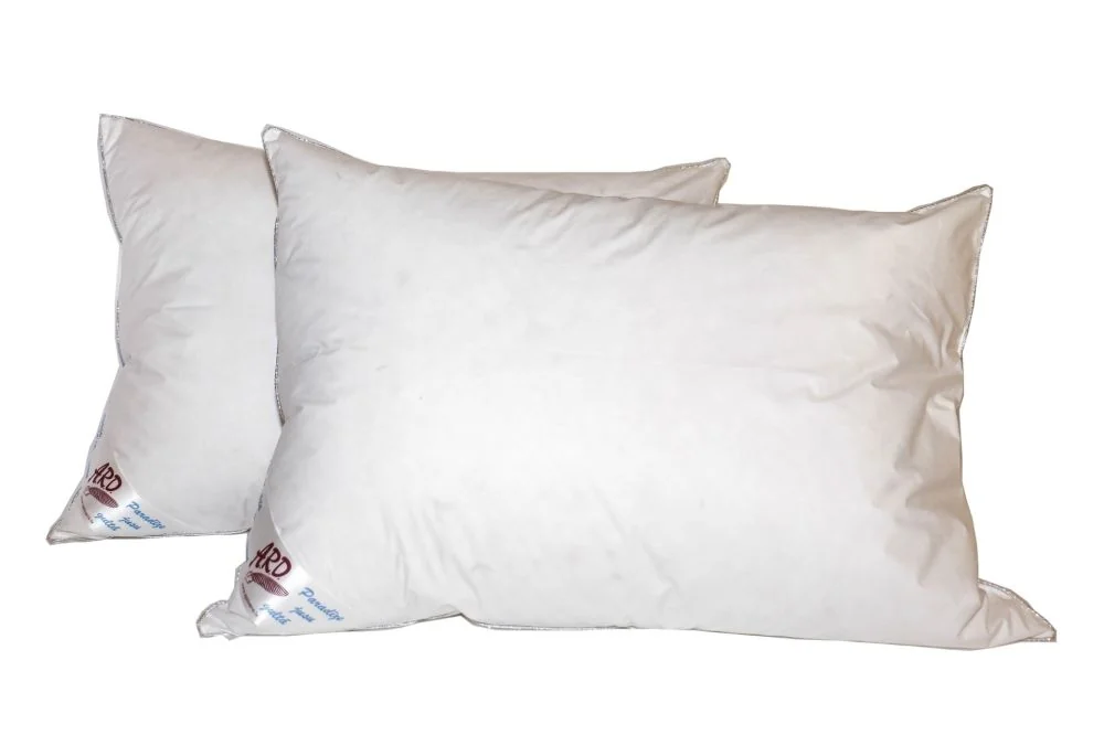 bedroom-blankets-and-pillows-feather-pillow