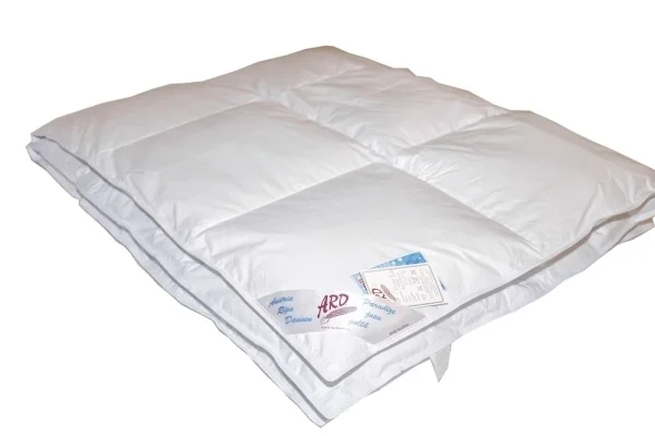 odeyala-i-podushki-polupukhovoe-odeyalo-na-osen