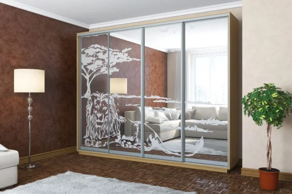 chetyrekhdvernye-shkafy-gt-280-330-45-220-shkaf-s-gravirovannymi-zerkalami