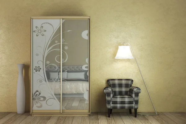 dvukhdvernye-shkafy-gt-170-180-60-240-shkaf-s-gravirovannymi-zerkalami